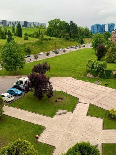 Alojamiento Nedymar Appartamento Oviedo Esterno foto