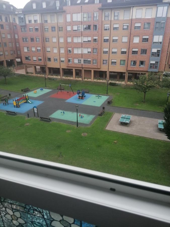 Alojamiento Nedymar Appartamento Oviedo Esterno foto