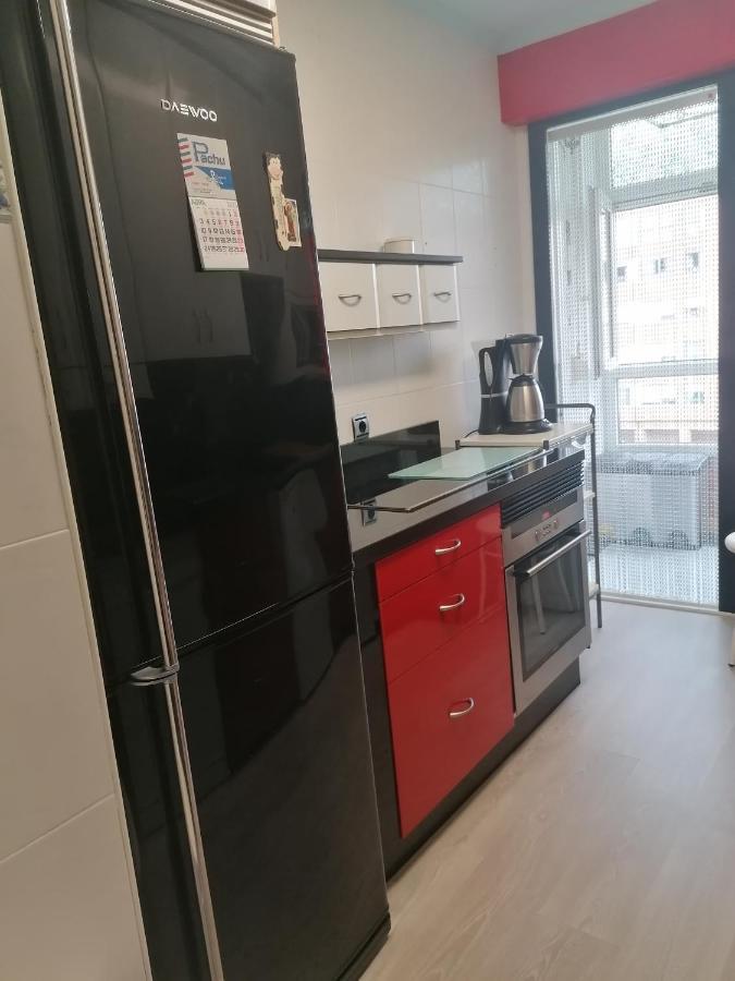 Alojamiento Nedymar Appartamento Oviedo Esterno foto