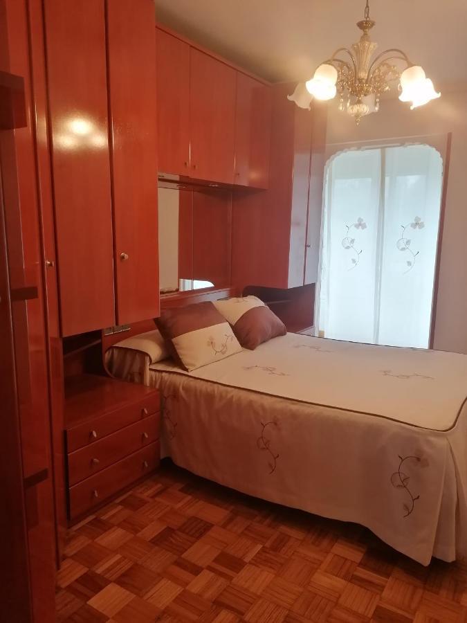Alojamiento Nedymar Appartamento Oviedo Esterno foto